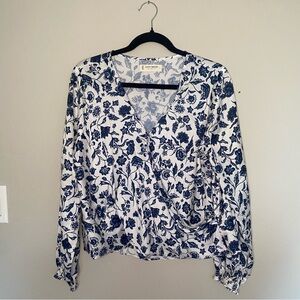 Lucky Brand blue and white floral long sleeve blouse